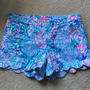 Lilly Pulitzer scalloped hem shorts